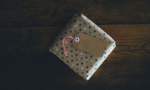 Gifts - annie-spratt-rx1iJ59jRyU-unsplash